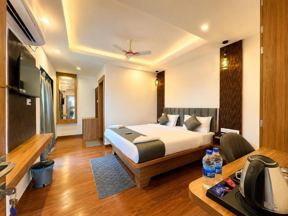 Sukanya Elite Puri - New Luxurious stay near Blue Flag beach with All AC Room, Free Parking & Restaurant Inn in Puri