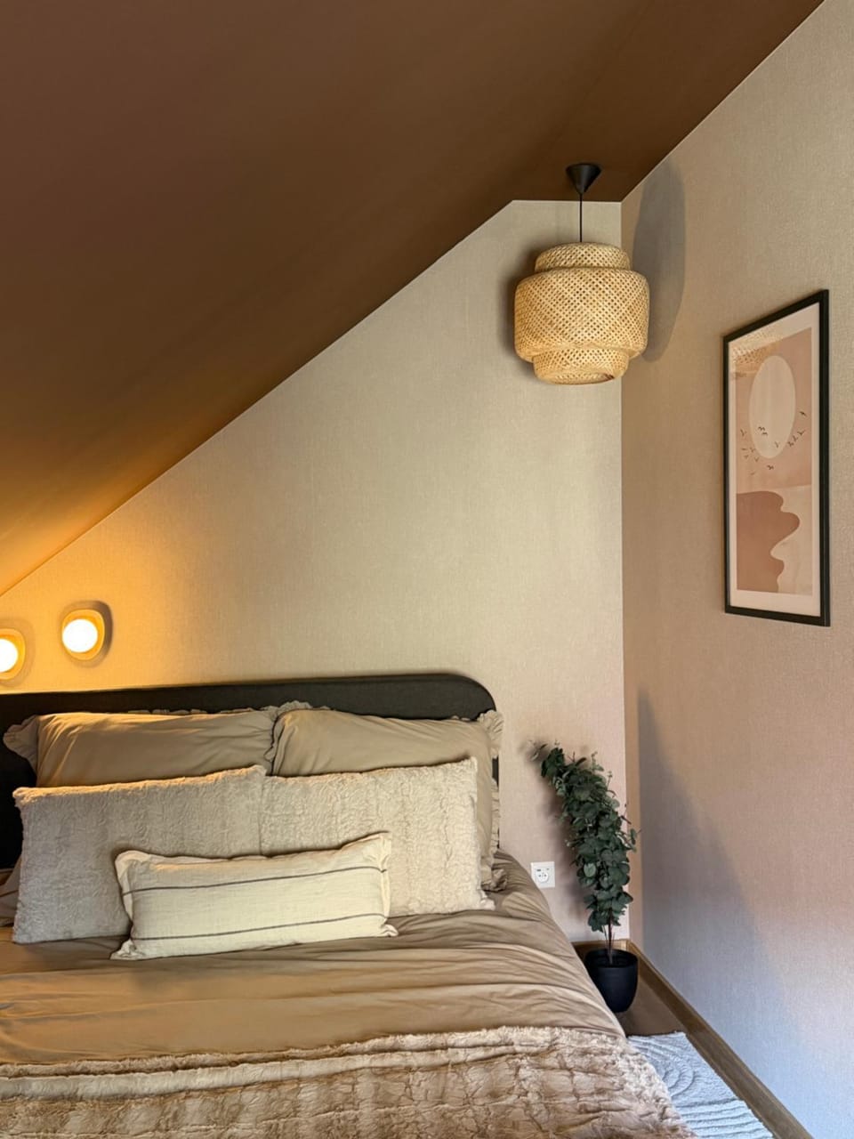 Bed, Bedroom