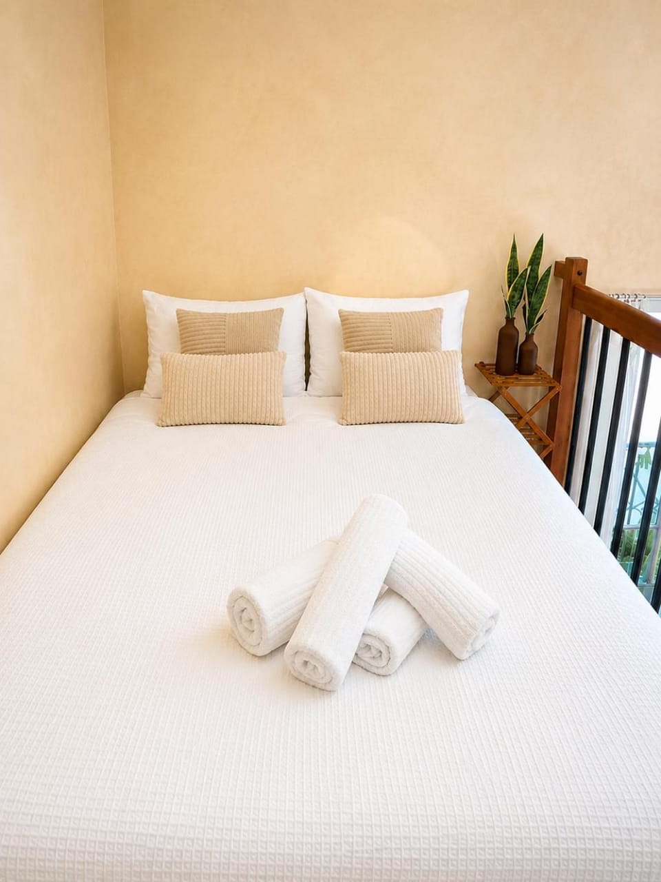 Bed, Photo of the whole room, Bedroom, towels