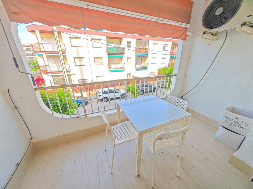 Apartamento Saballa - Only Families Apartment in Cambrils