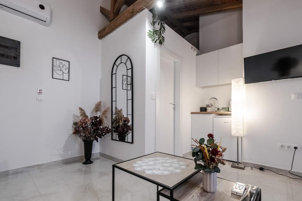 TV and multimedia, Kitchen or kitchenette