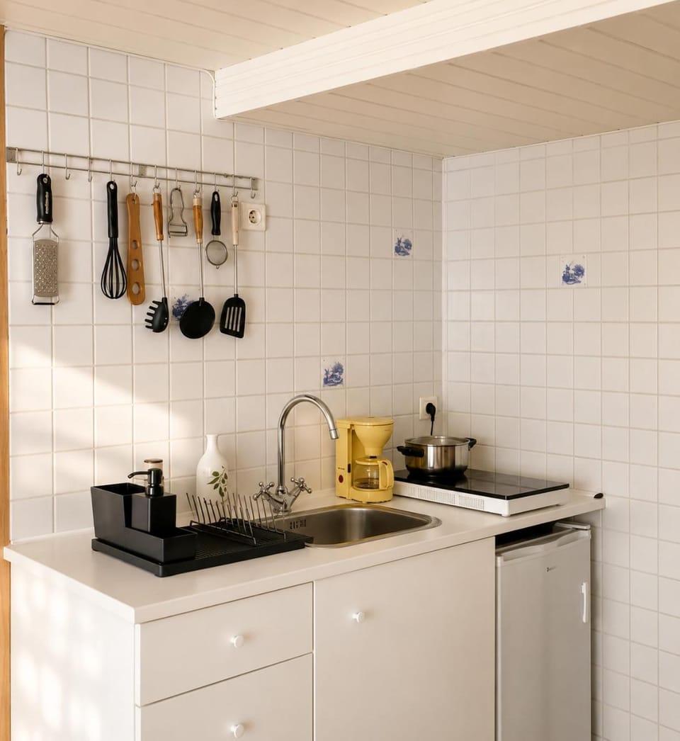 Kitchen or kitchenette, pet friendly, stove