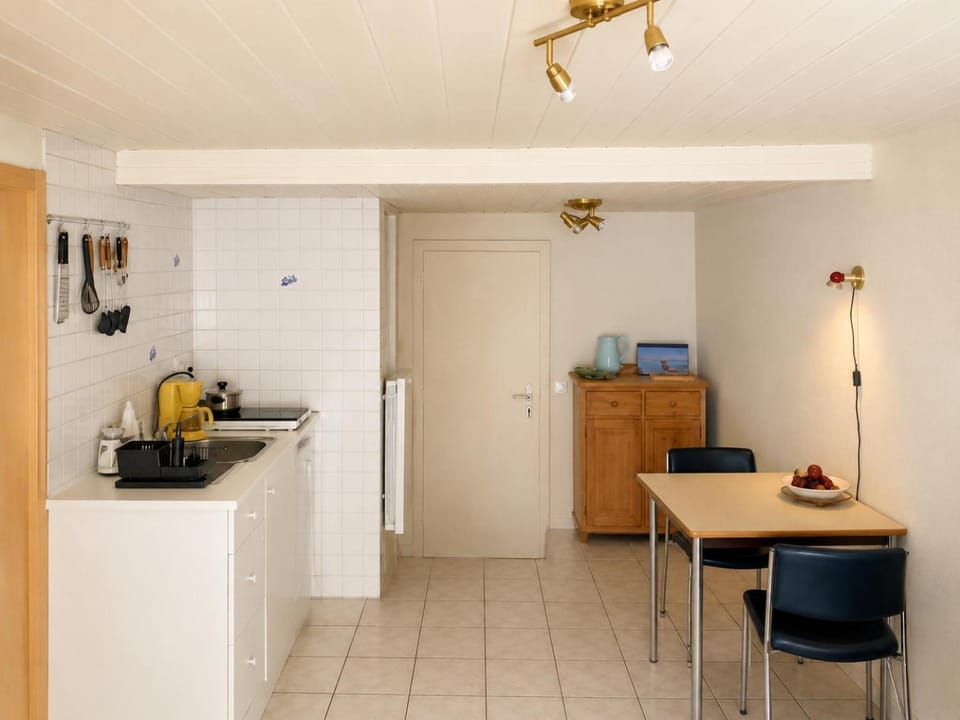 Coffee/tea facilities, Kitchen or kitchenette, Dining area, pet friendly, stove