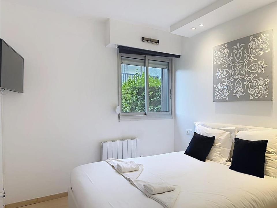 Urban Garden YourHostHelper Apartment in Deauville