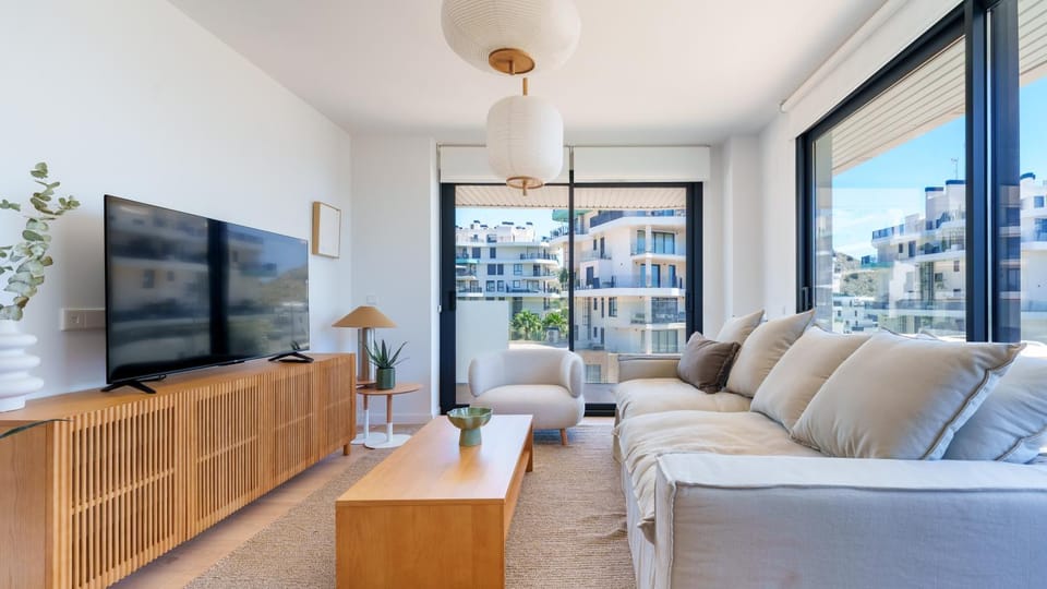 Communal lounge/ TV room, TV and multimedia, Living room