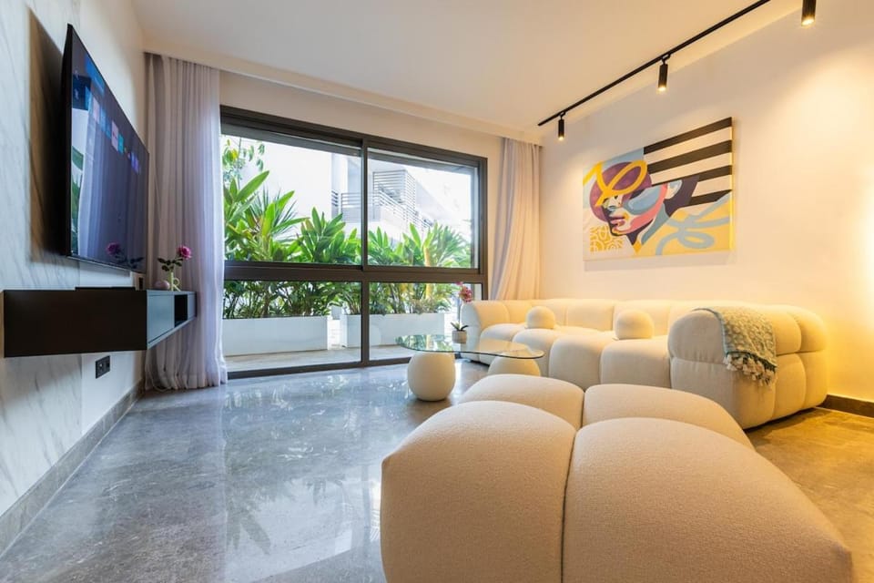 Modern Seaside Apartment with Pool & Parking Apartment in Casablanca