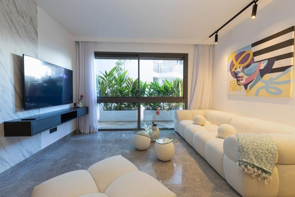 Modern Seaside Apartment with Pool & Parking Apartment in Casablanca