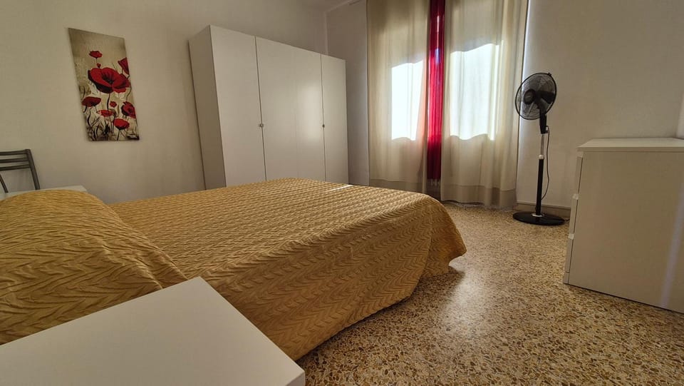 Tuscan Space 2 Master Beds & Separate Living & Separate Kitchen Apartment in Rosignano Solvay