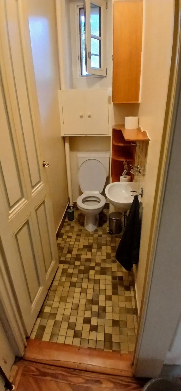Grand 5 piece Geneve Apartment in Geneva