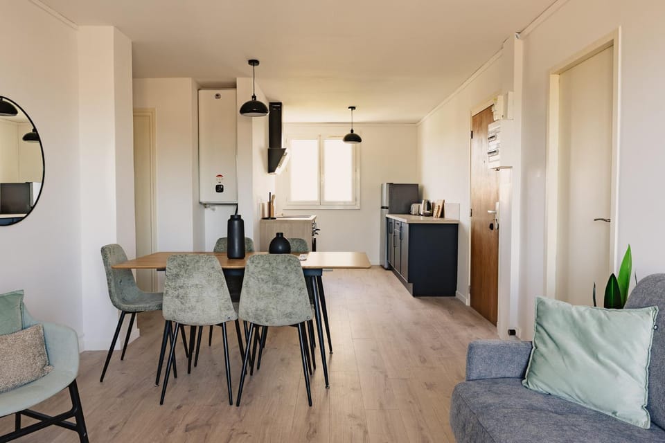Le Traversant - Parking Gratuit Apartment in Valence