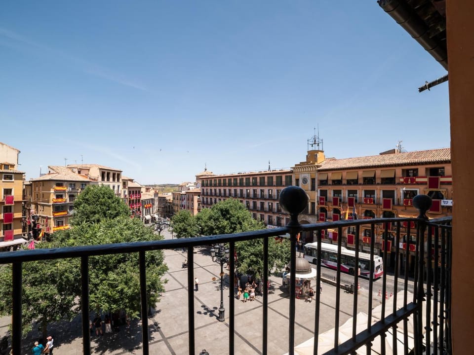 Suite Deluxe con vistas a Plaza de Zocodover 2 Apartment in Toledo