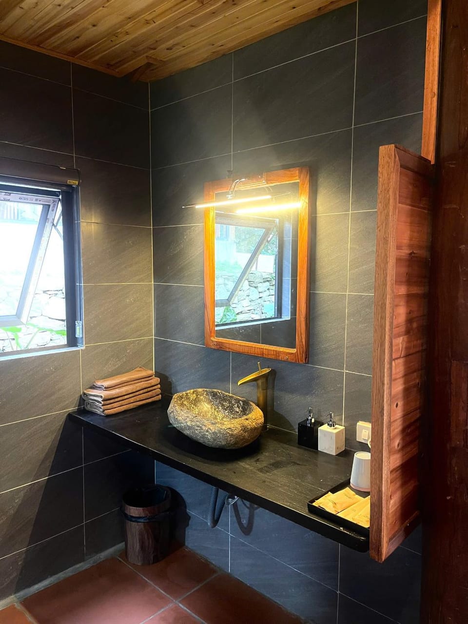 Làng Đá Hồng Thái Apartment hotel in Vietnam