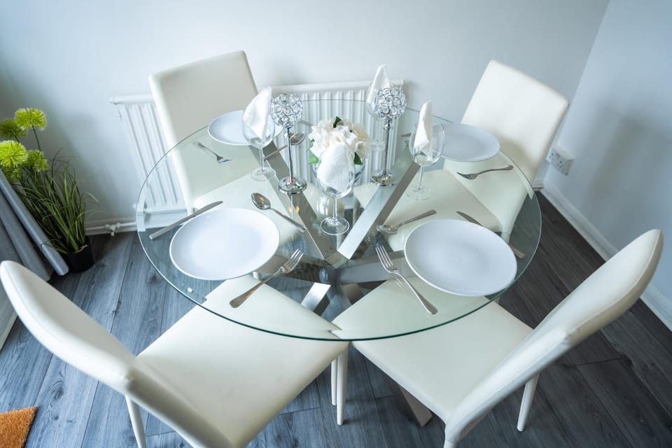 Seating area, Dining area