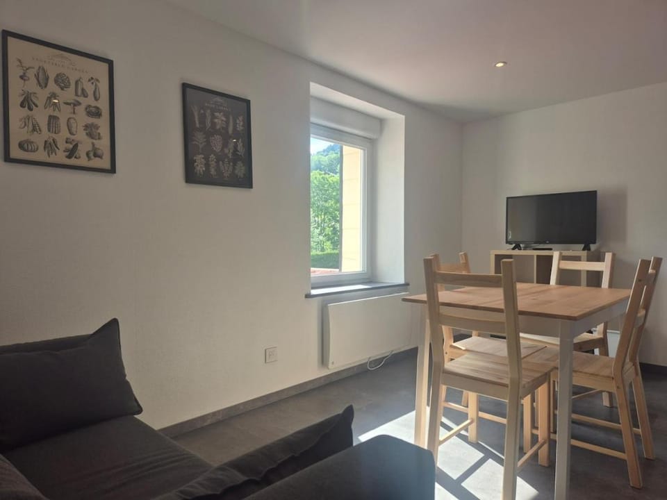 TV and multimedia, Dining area