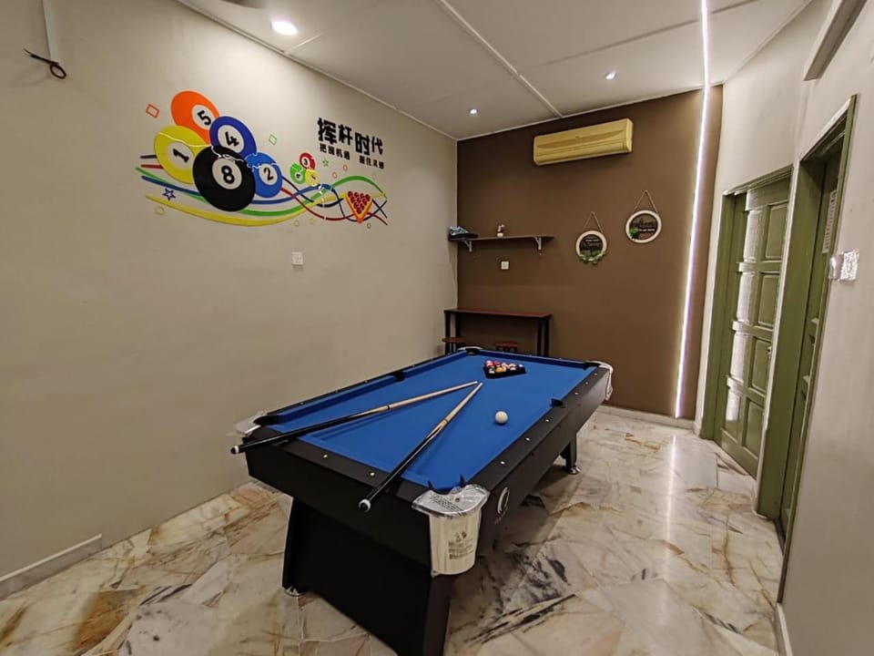 Billiard, Billiard, Seating area, air conditioner