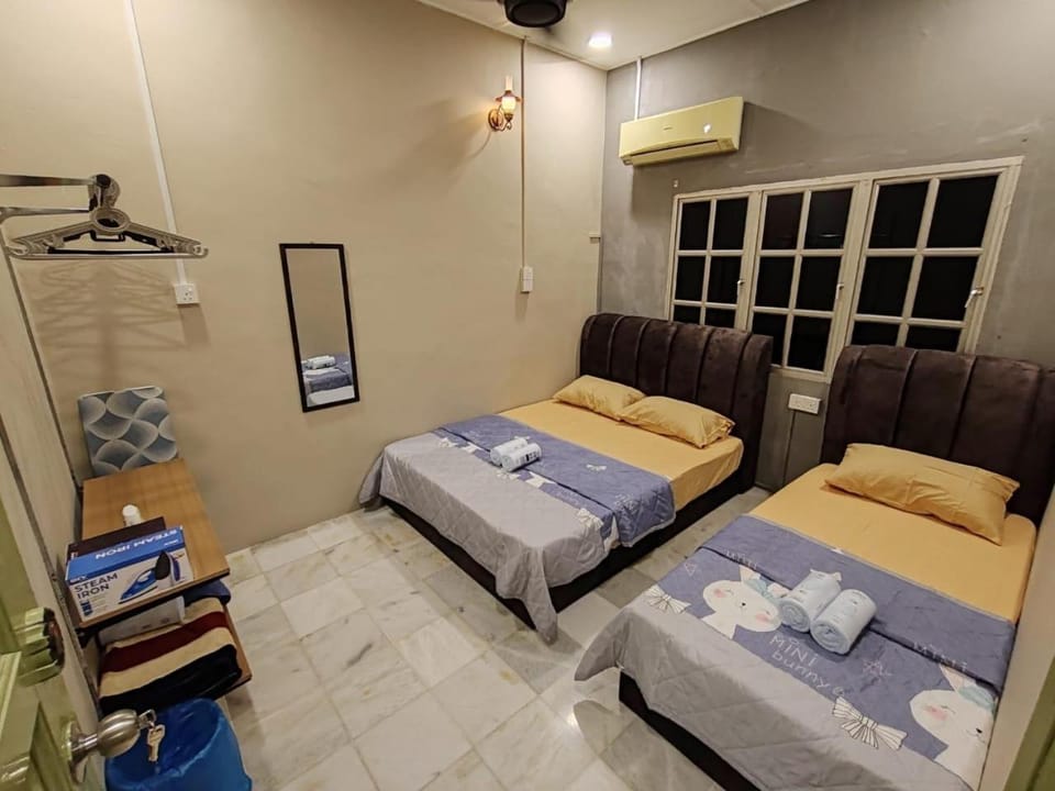 Bed, Bedroom, flat iron, air conditioner