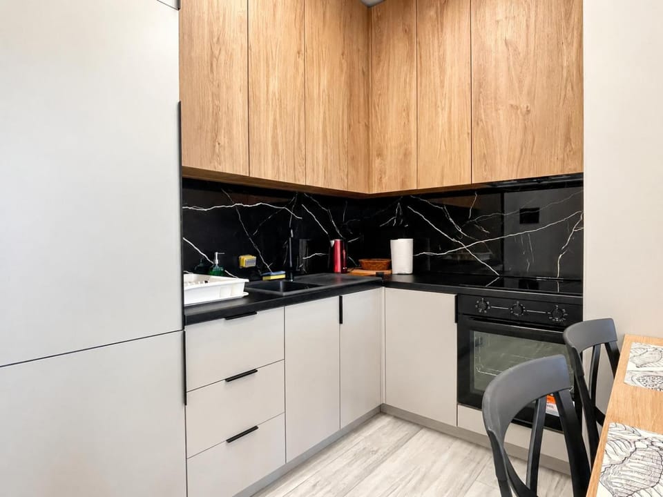 Dining area, kitchen
