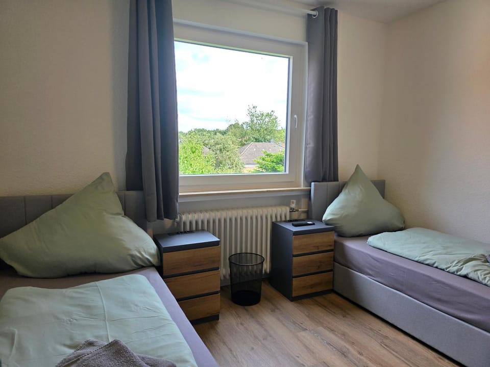 Bed, Photo of the whole room, Bedroom, storage