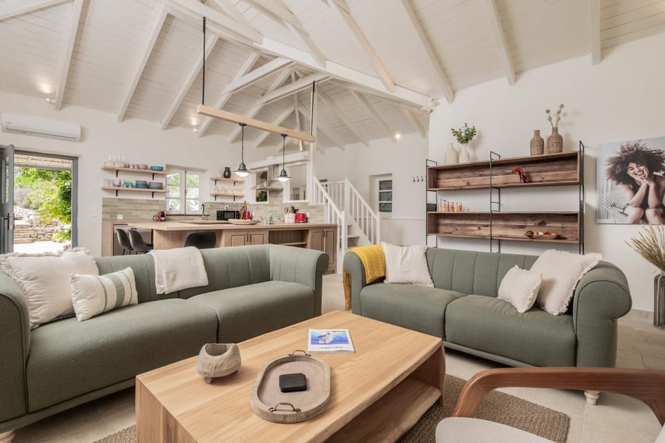 Living room, Seating area, Dining area, kitchen