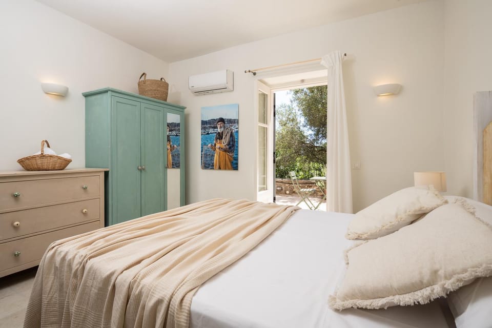 Property building, Bedroom, wardrobe