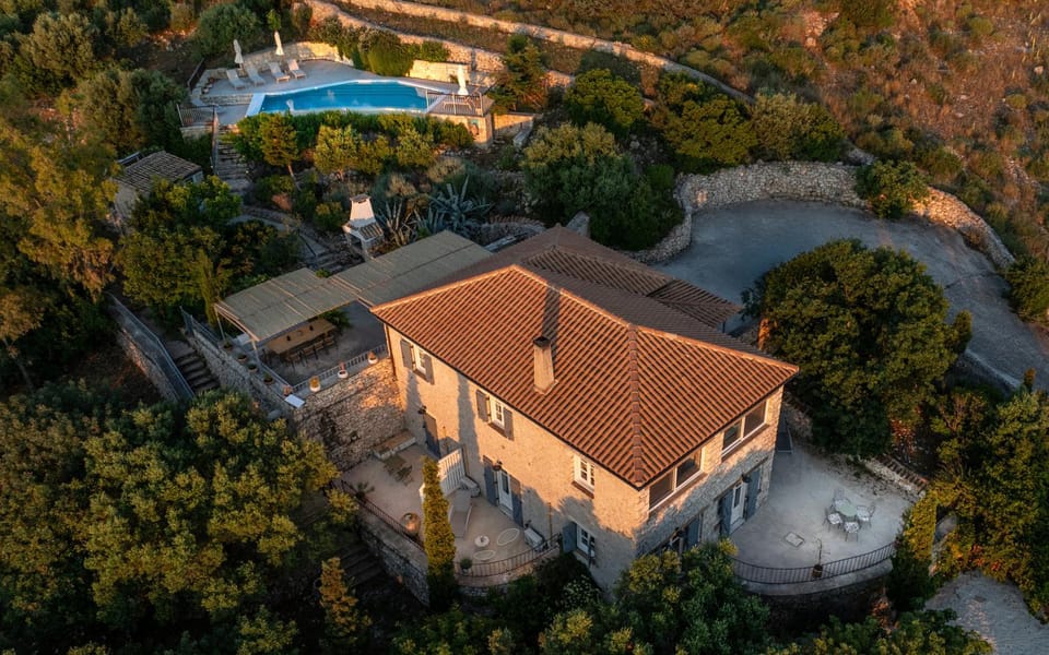 Property building, Patio, Swimming pool
