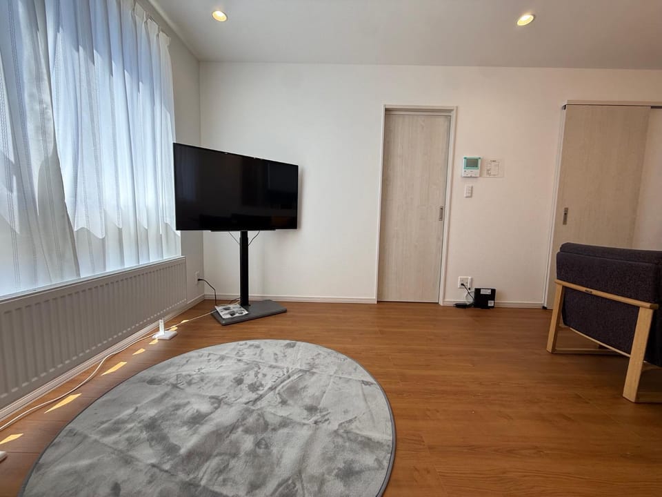 3-4希少札幌中心エリアの新築100平米超の戸建ての最大8名宿泊可能 Apartment in Sapporo