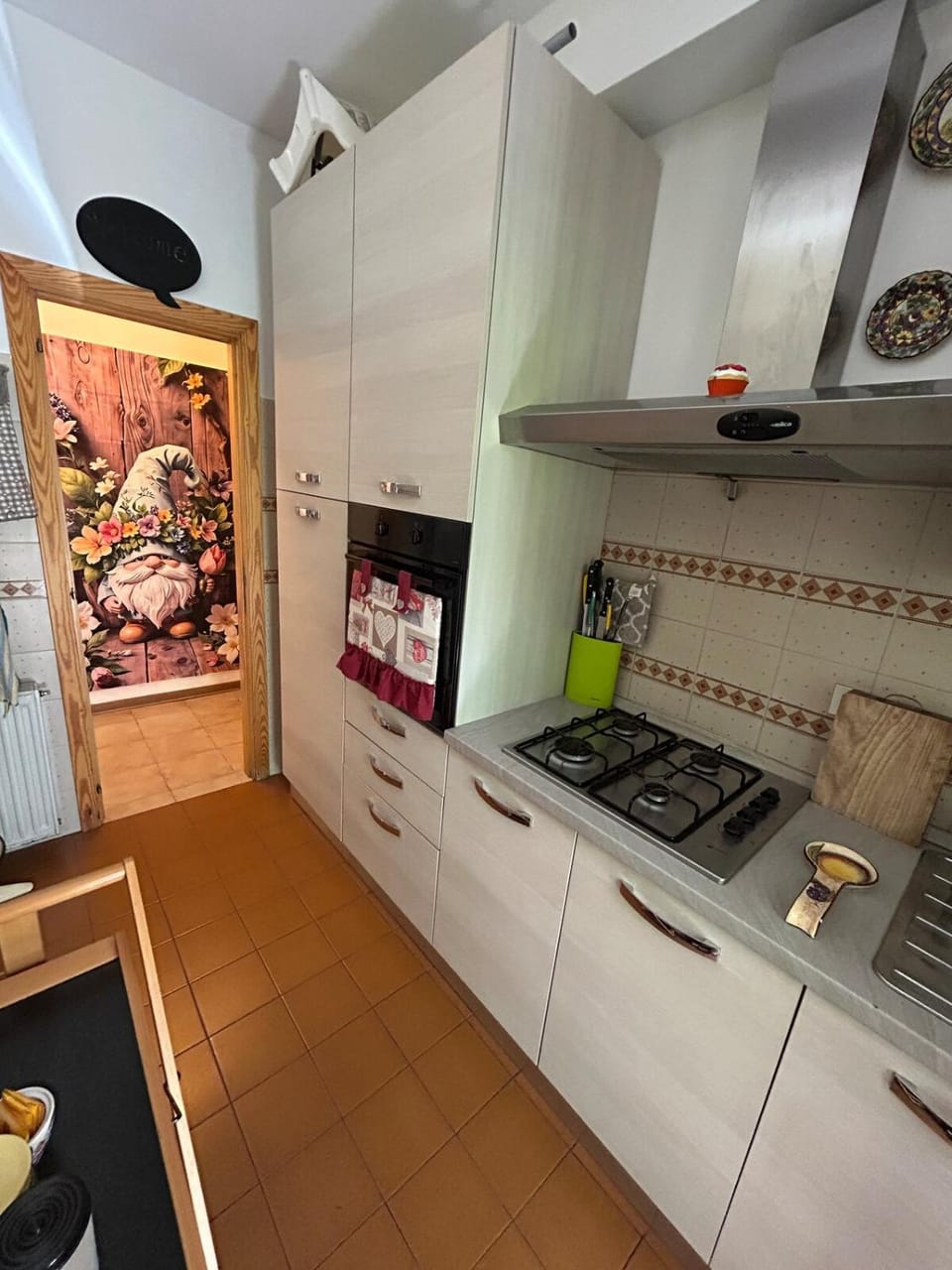 Kitchen or kitchenette, oven, stove