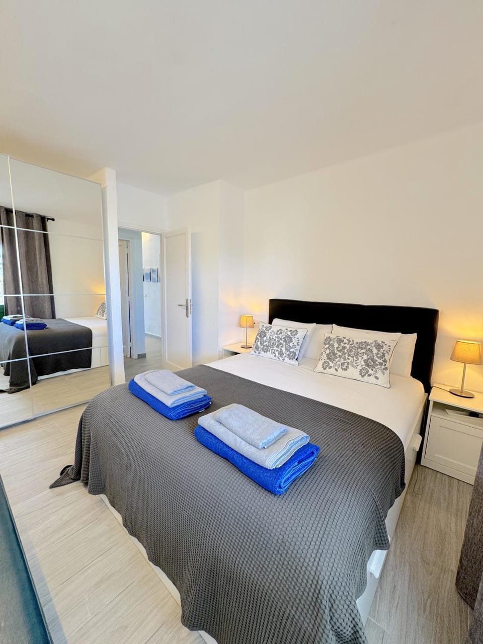 Casahost Ocean Blue Pool View Apartment in Costa Teguise