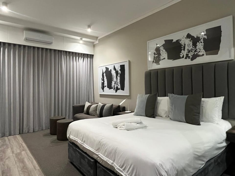 Living room, Bedroom