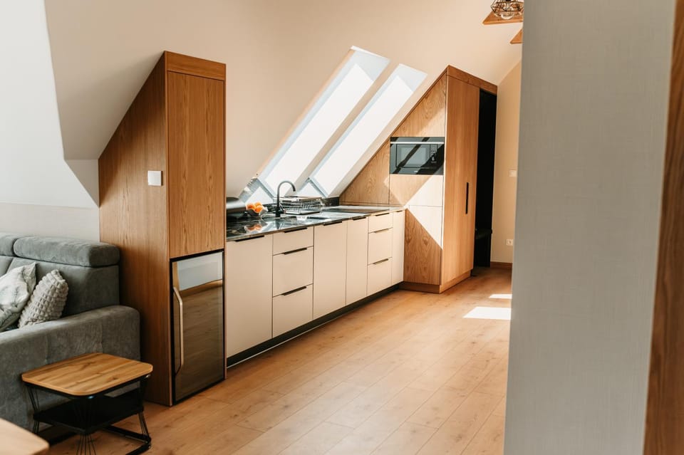 Kitchen or kitchenette, Living room, Seating area, stove