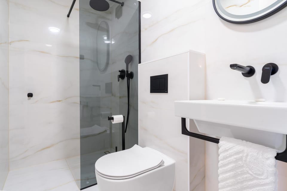 Shower, Toilet, Bathroom