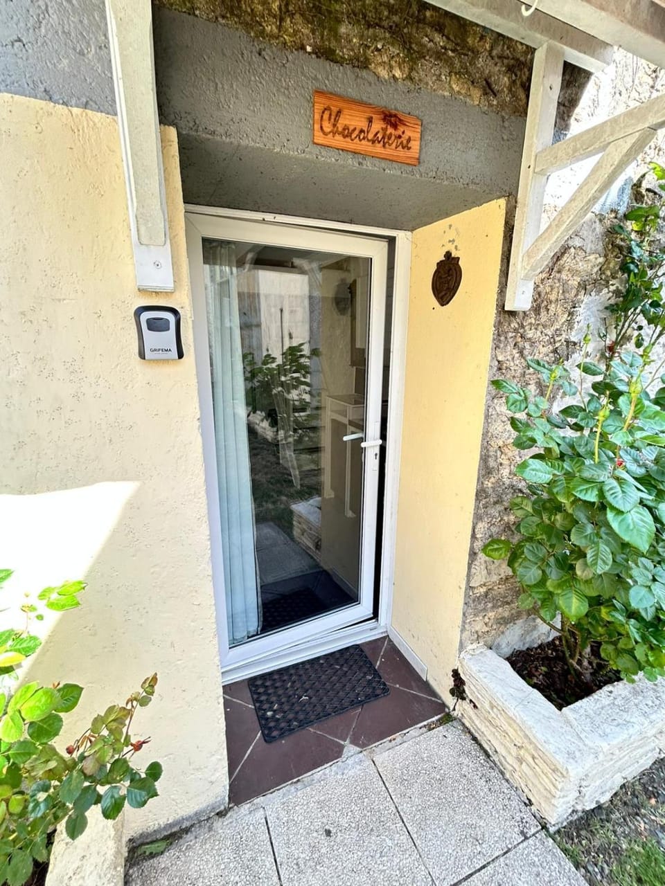 Facade/entrance, Day