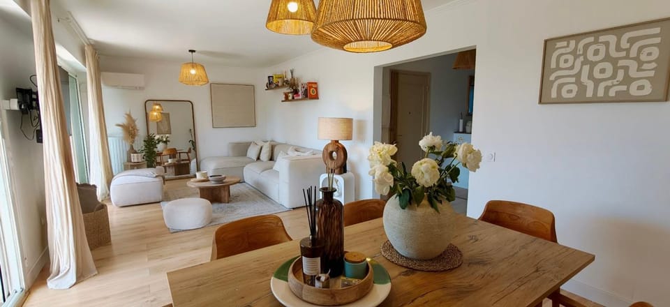 Bright apartment with a view in Saint-Raphaël Apartment in Saint-Raphael