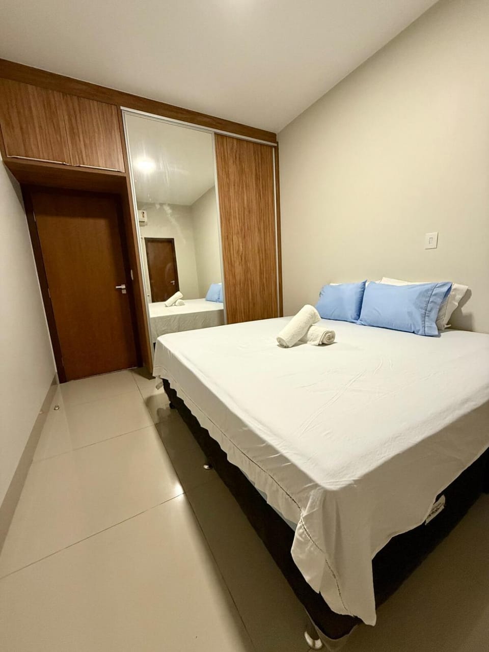Bed, Bedroom, towels, wardrobe