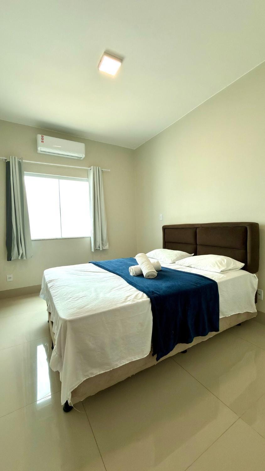Bed, Bedroom, towels, air conditioner