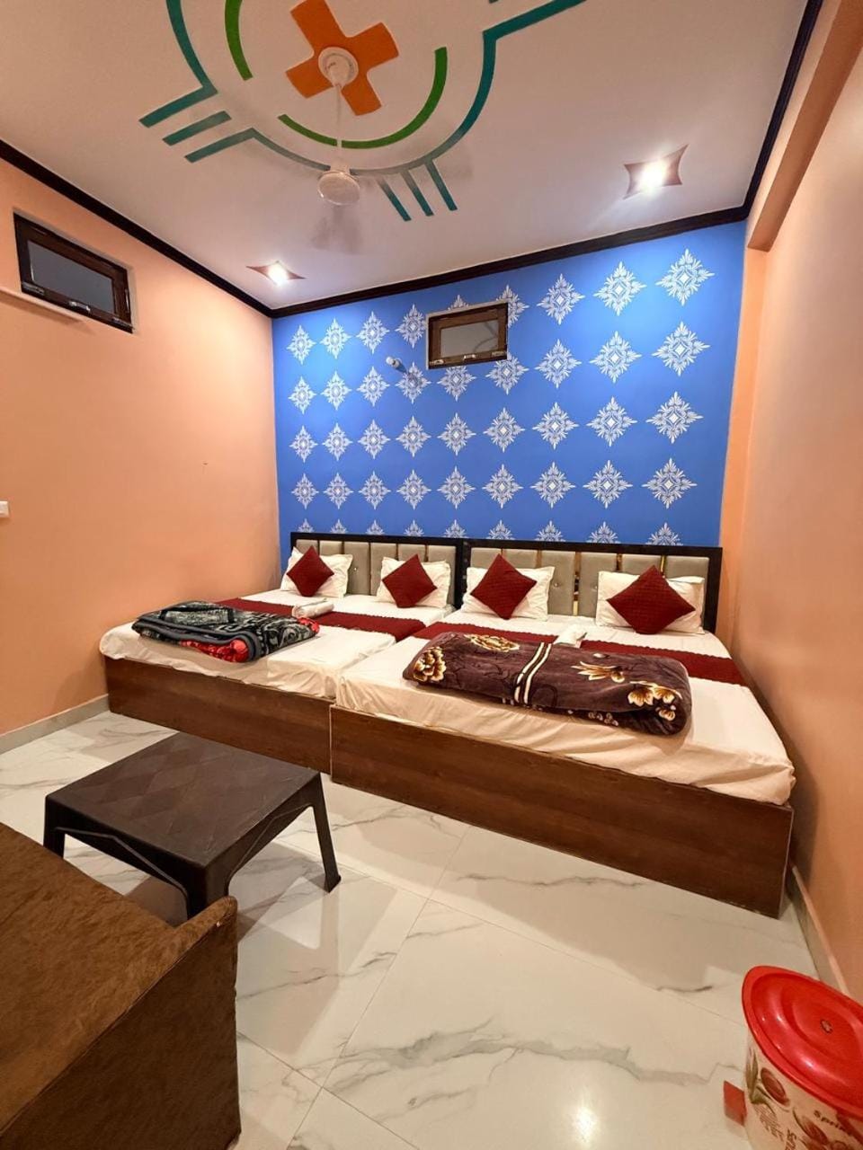 Bed, Photo of the whole room, Seating area, Bedroom