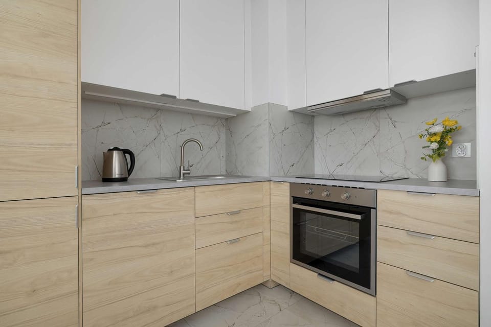 Coffee/tea facilities, Kitchen or kitchenette, stove