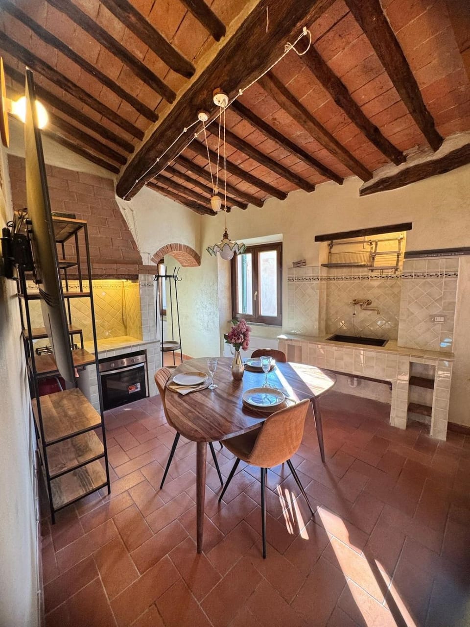 Kitchen or kitchenette, Living room