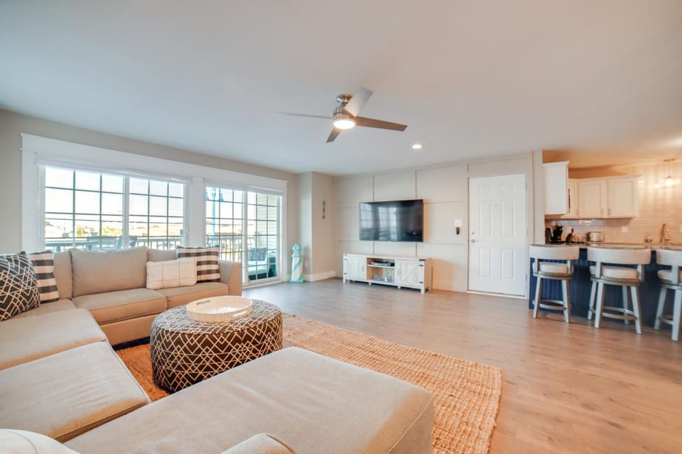 Walk to Beach & Boardwalk! Wildwood Getaway House in Wildwood