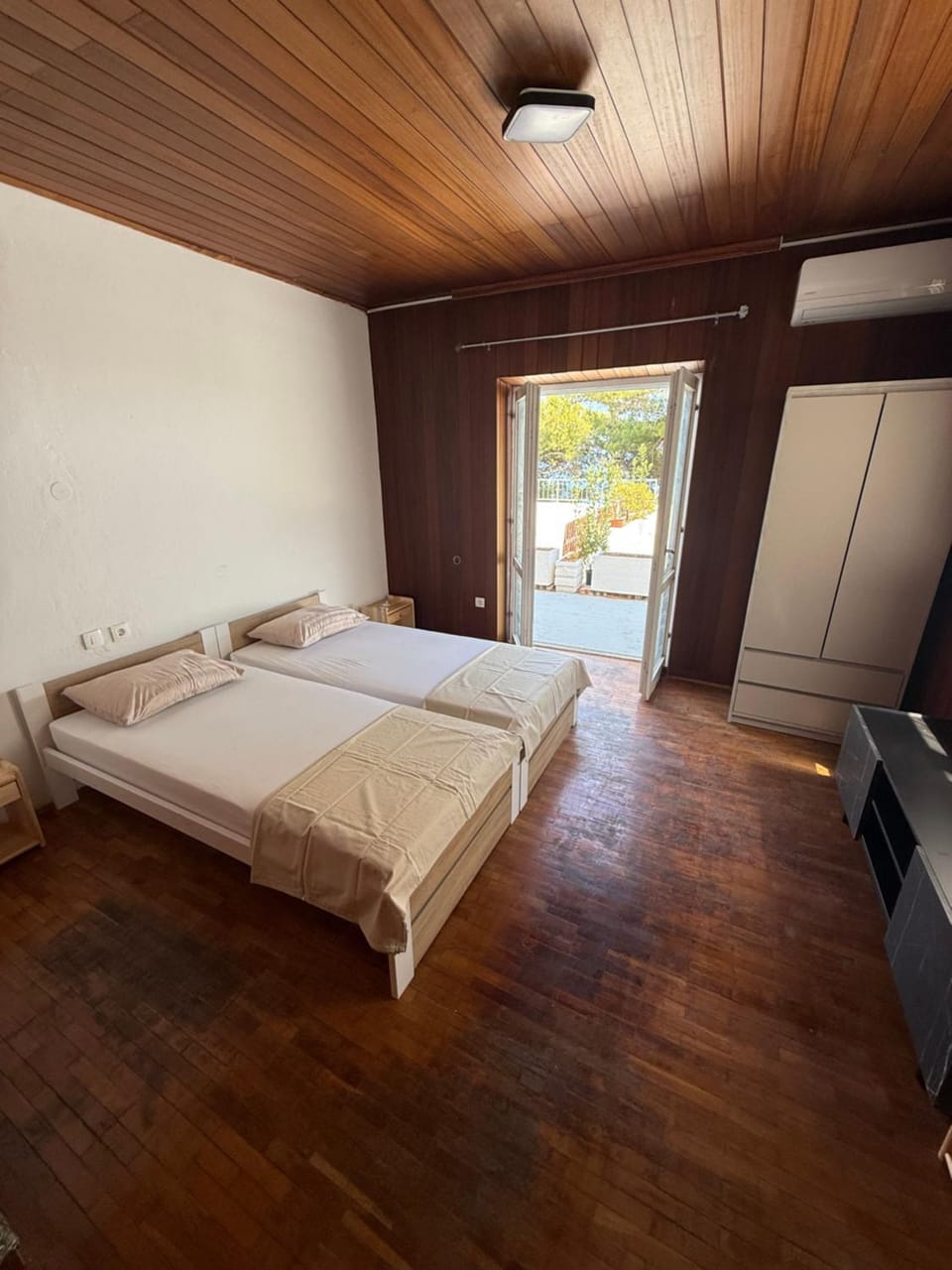 Apartmani Družijanić -La Petit Paradis- Bed and Breakfast in Vrboska