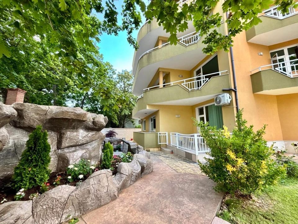 Property building, On site, Garden view