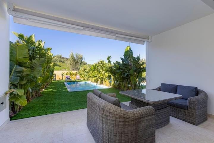 Patio, Swimming pool