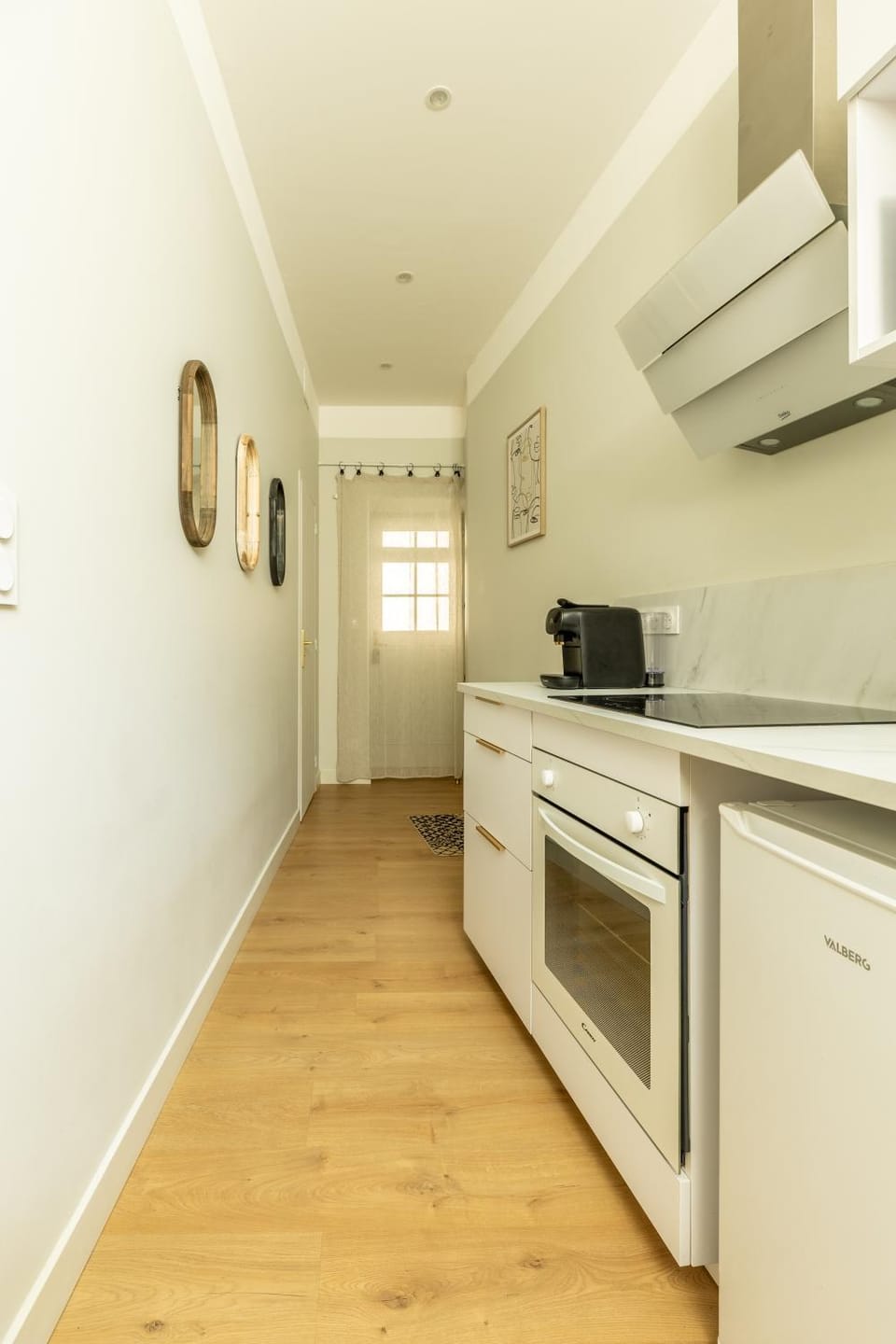 Facade/entrance, kitchen