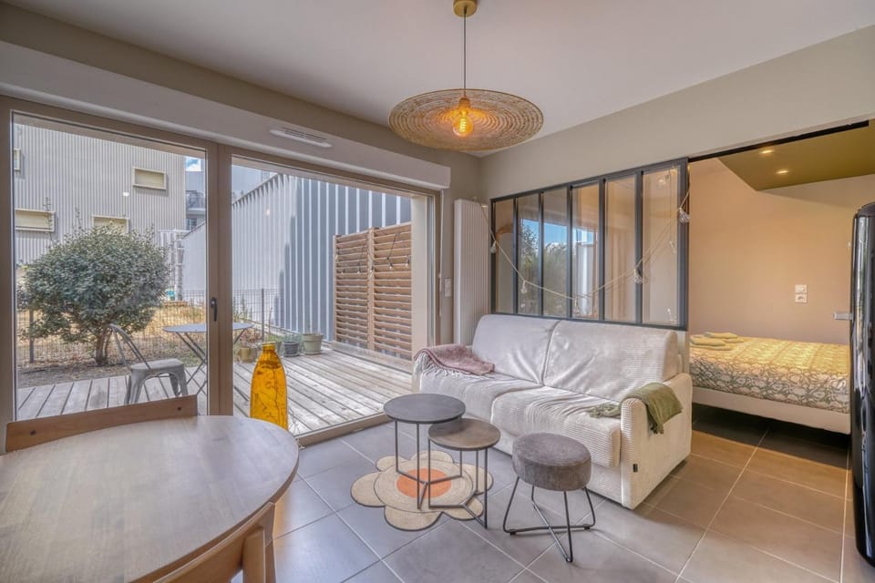 Appart Cité du Vin Terrasse privée- parking inclus Apartment in Bordeaux