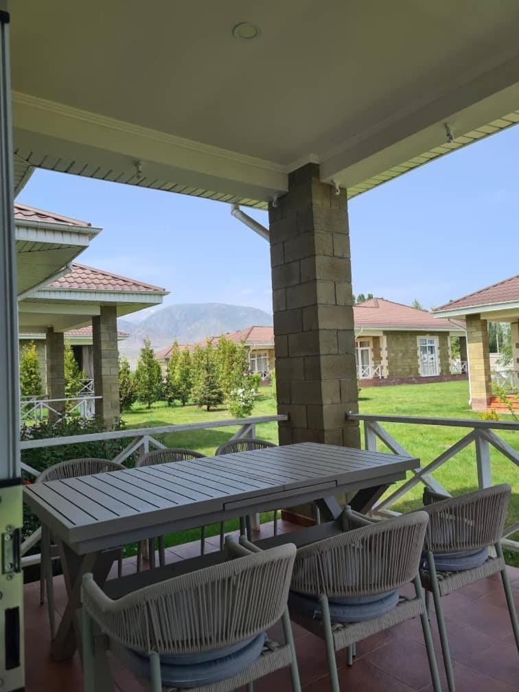 Коттедж на Иссыкуле в Карвен 4 сезона House in Almaty Region, Kazakhstan