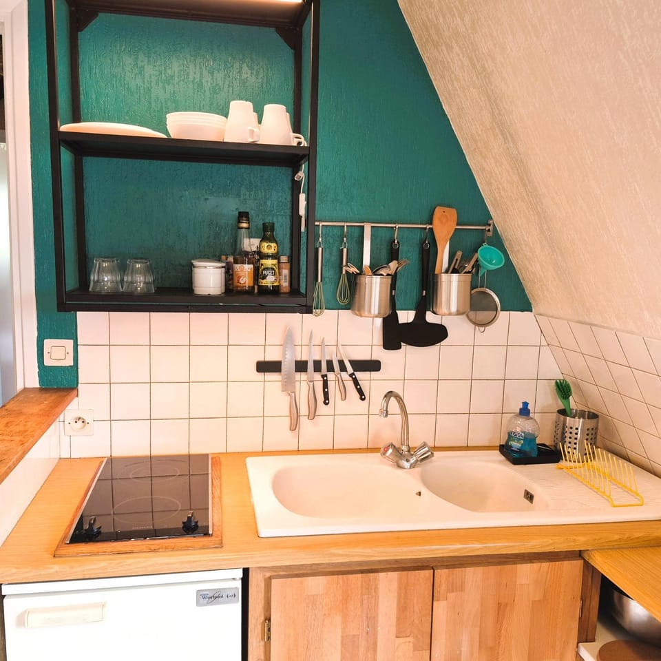 Kitchen or kitchenette, stove