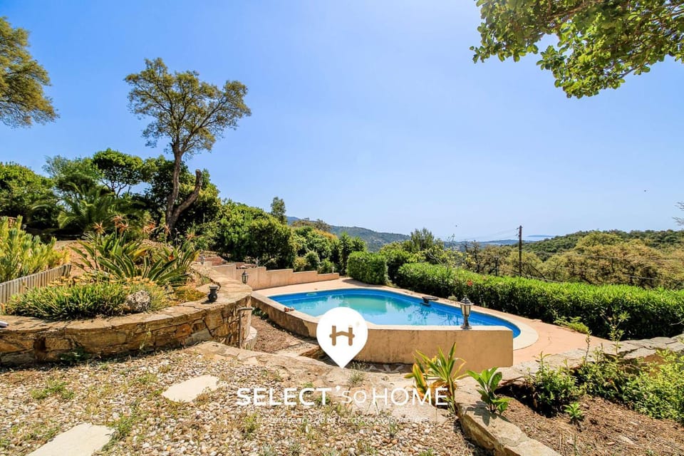 Spring, Day, Natural landscape, Garden, Garden view, Mountain view, Pool view, Swimming pool, sunbed