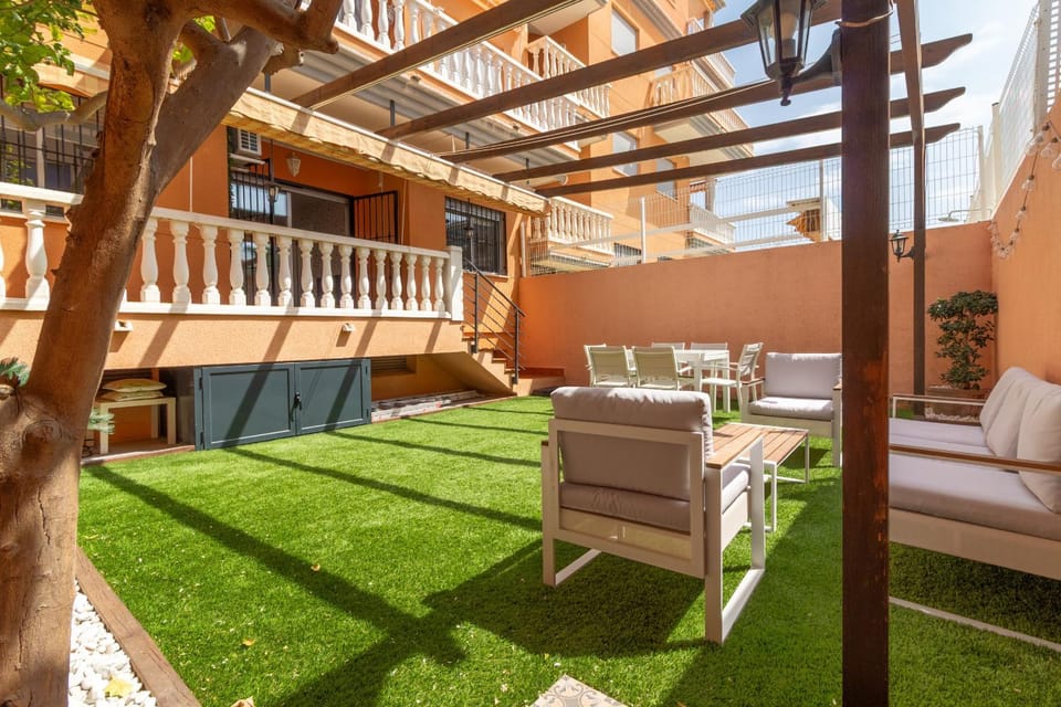 Global Vacacional, planta baja con gran terraza y urbanizacion con piscina Apartment in Valencian Community