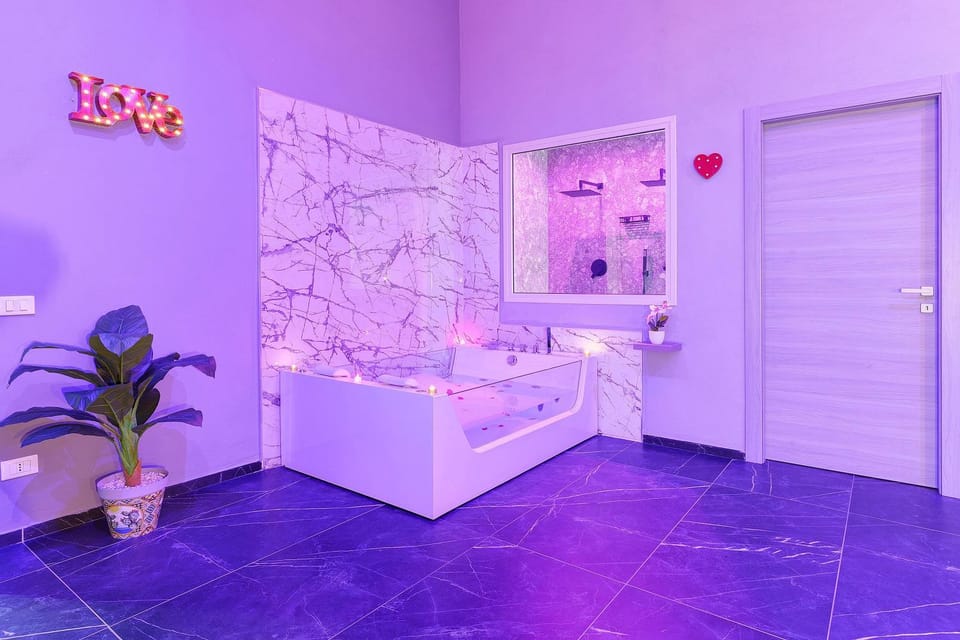 Infinity Suite Jacuzzi & Sauna Apartment in Porto Empedocle