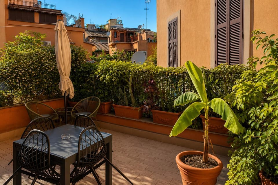 Trastevere Private Terrace Apartment in Rome